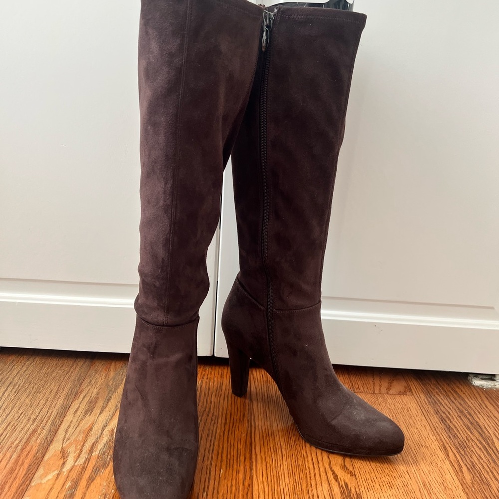 Tahari Dark Brown Heeled Boots